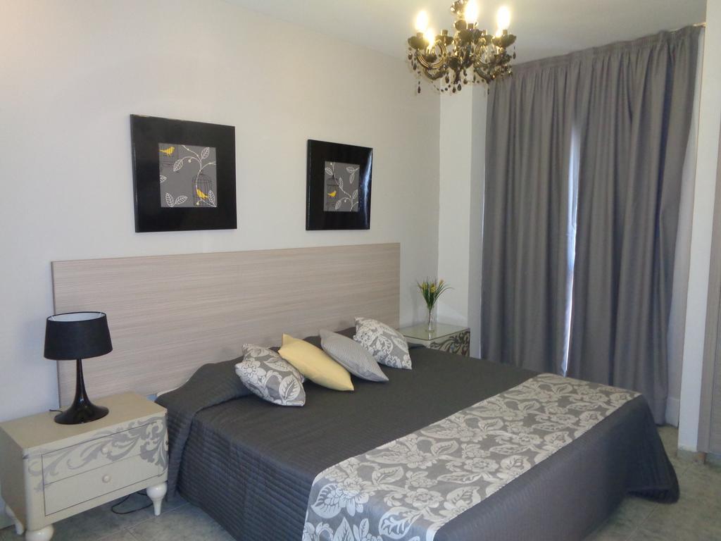 Irene'S Apartments Limassol Zimmer foto