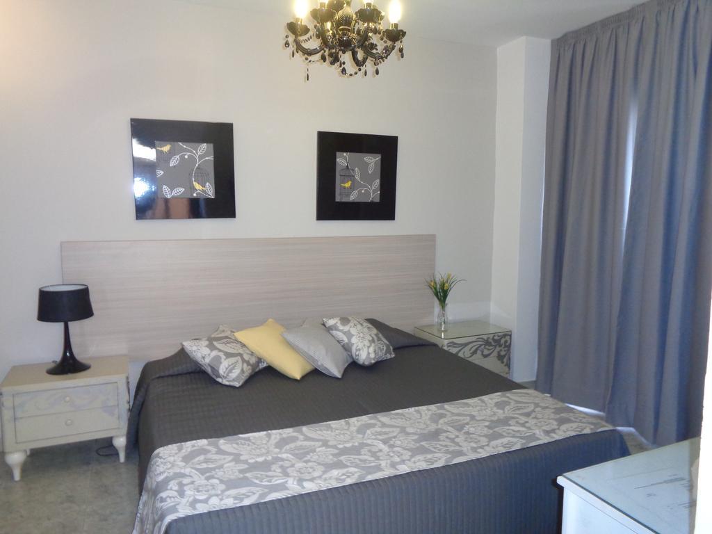Irene'S Apartments Limassol Zimmer foto